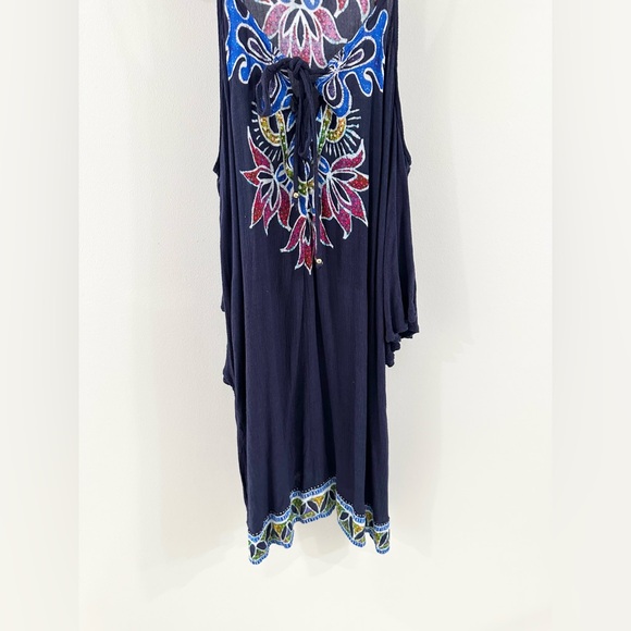 Trina Turk Lotus Batik Cold Shoulder Crinkled Gauze Coverup Blue Size Medium - Picture 5 of 8